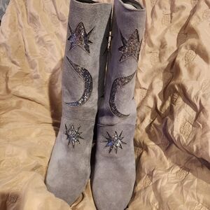 Avec Les Filles Grey Suede Women's Gray Suede Moon & Star Embellished Boots